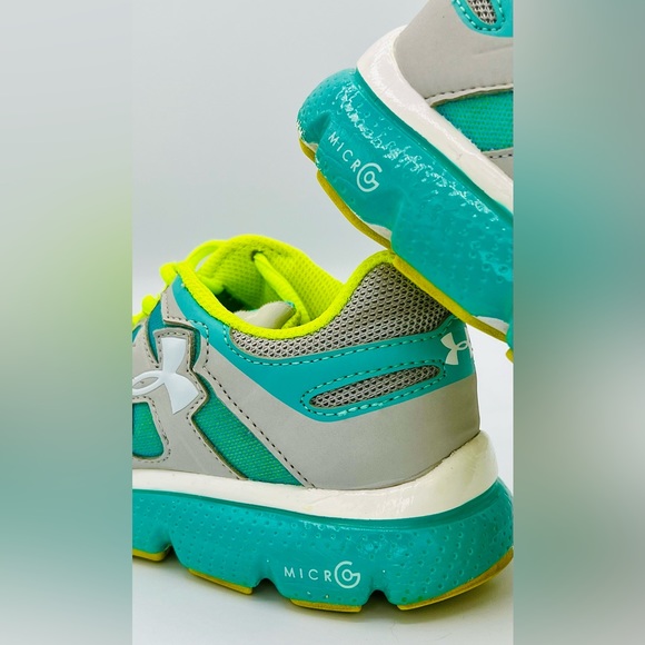 🌺Under Armour Youth Micro G Pulse Sneakers🌸🌺 - Picture 4 of 13